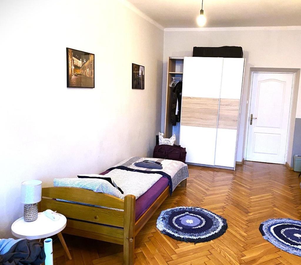 Lares And Penates Lejlighed Kraków Eksteriør billede